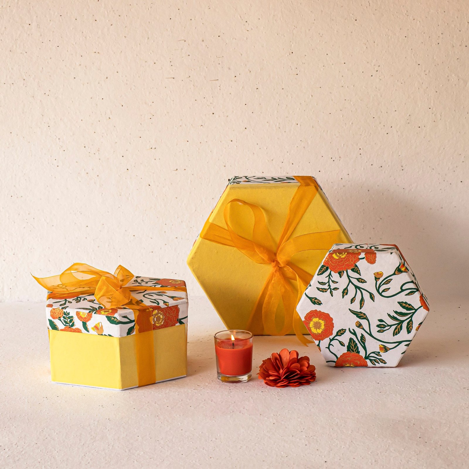 Phool.co - Looking for a perfect gift for your loved ones this festive  season? You need to look no further. Packed inside this rich eco-friendly  box made from recycled Kraft paper are