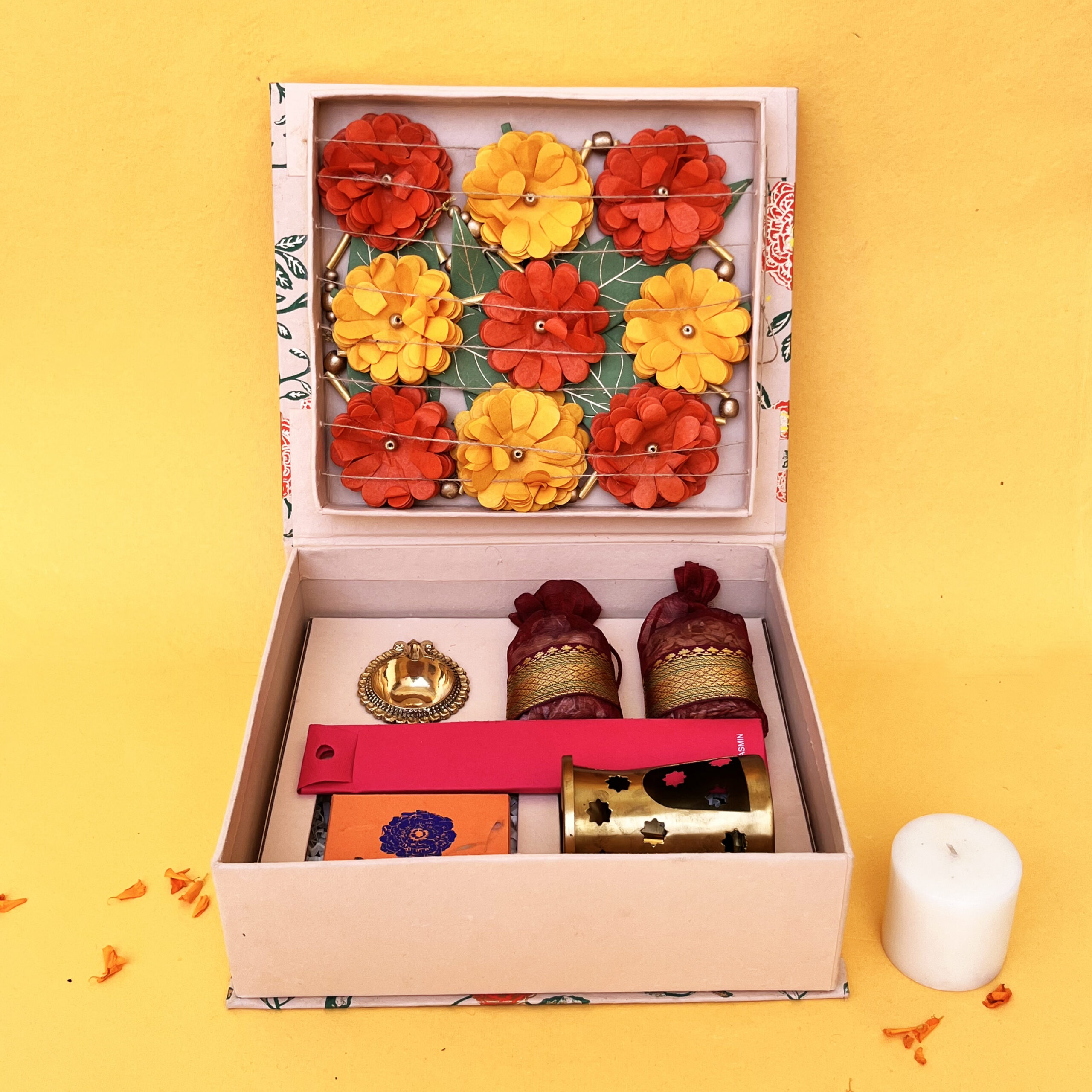 genda-gift-hamper-box-2-sensesplay